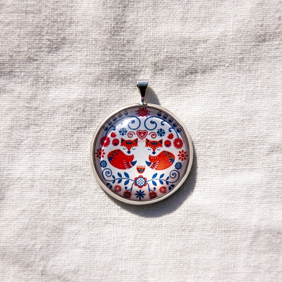 Nahrdelnik,-ludovy-motiv,liska,-lisky-,privesok,-sperk,-slovienka.sk