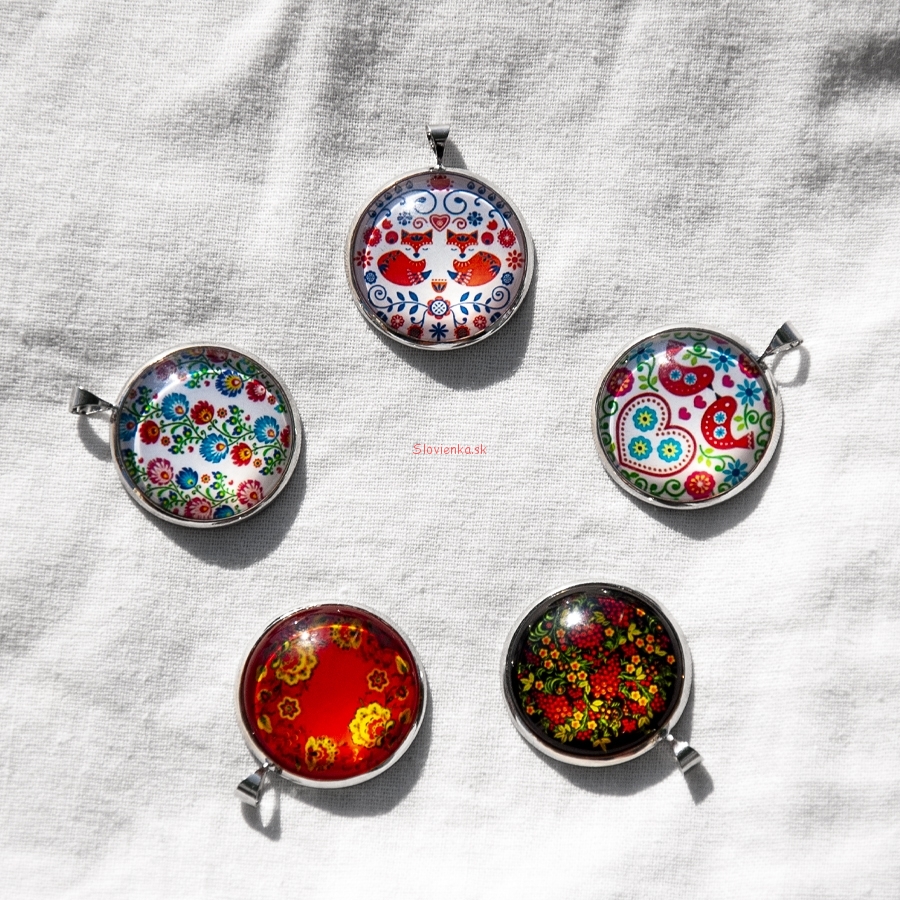 Nahrdelniky,-krasne-privesky,-ludove-motivy,-slovienka.sk